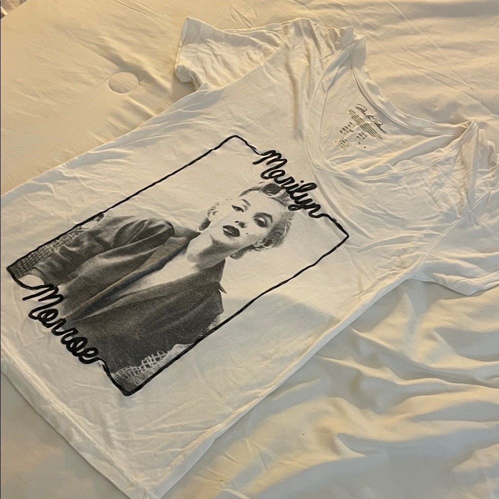 Marilyn Monroe White Tee with Black Portrait